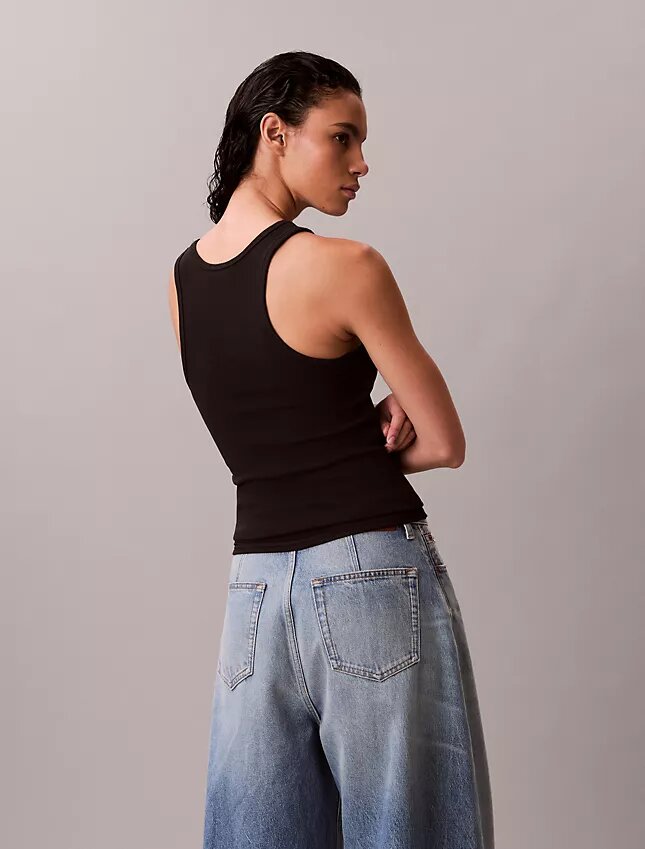 Camiseta sin mangas de algodón con ribete contorneado Camiseta sin mangas de algodón con ribete contorneado