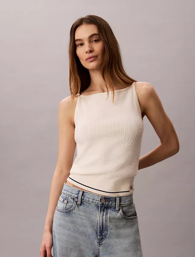 Camiseta sin mangas de punto trenzado con Monologo tejido Camiseta sin mangas de punto trenzado con Monologo tejido