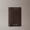 Cartera compacta de doble pliegue Saffiano refinada Cartera compacta de doble pliegue Saffiano refinada