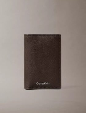 Cartera compacta de doble pliegue Saffiano refinada
