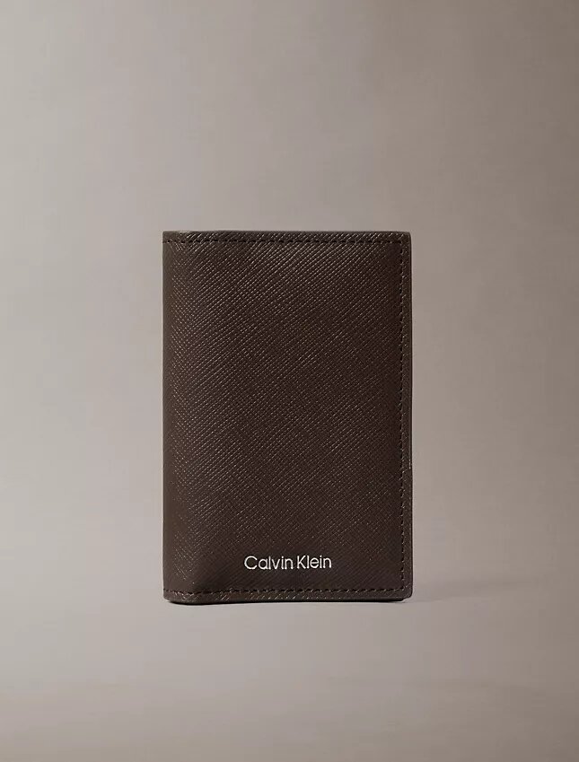 Cartera compacta de doble pliegue Saffiano refinada Cartera compacta de doble pliegue Saffiano refinada