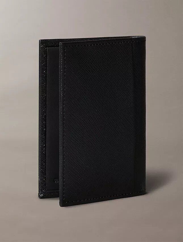 Cartera compacta de doble pliegue Saffiano refinada Cartera compacta de doble pliegue Saffiano refinada
