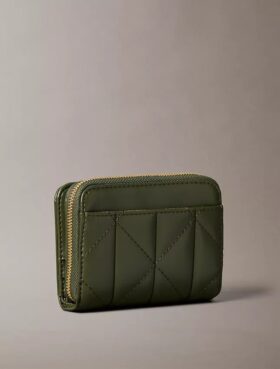 Cartera con solapa y cremallera con logotipo acolchado Cartera con solapa y cremallera con logotipo acolchado