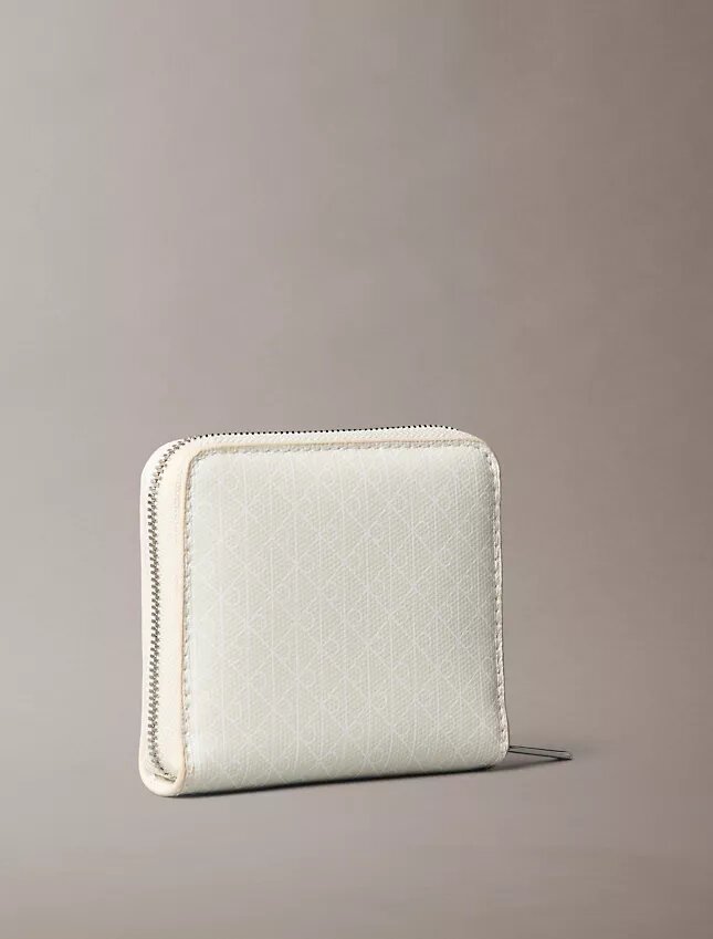 Cartera cuadrada con cremallera y monogram integral Cartera cuadrada con cremallera y monogram integral