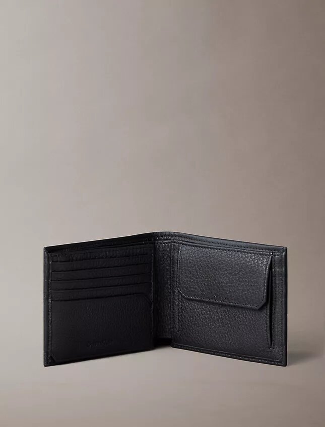 Cartera de tres pliegues de cuero con textura de guijarros y bolsillo para monedas Cartera de tres pliegues de cuero con textura de guijarros y bolsillo para monedas