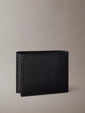 Cartera delgada de tres pliegues con logotipo en relieve y tarjetero Cartera delgada de tres pliegues con logotipo en relieve y tarjetero