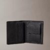 Cartera delgada de tres pliegues con logotipo en relieve y tarjetero Cartera delgada de tres pliegues con logotipo en relieve y tarjetero