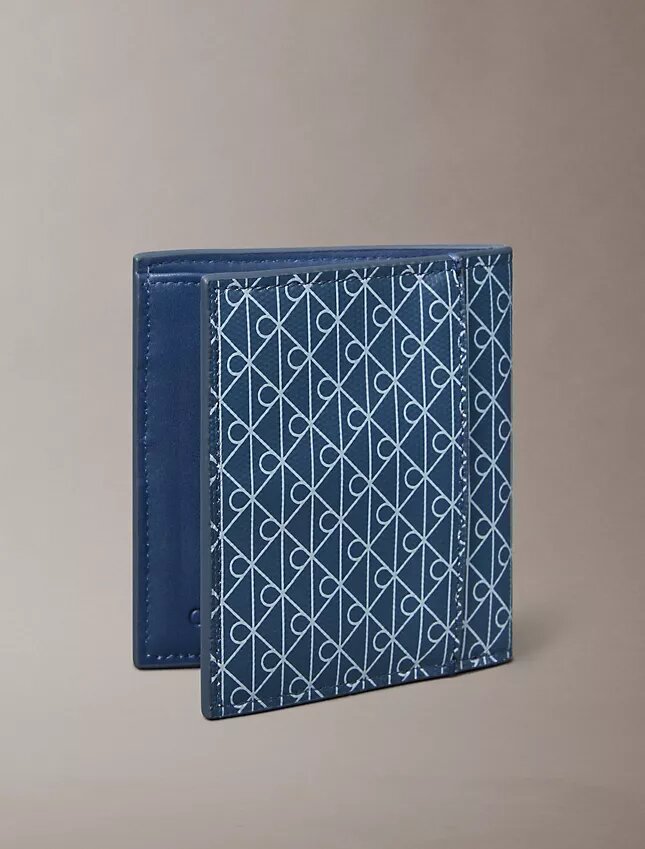 Cartera doble con emblema Cartera doble con emblema