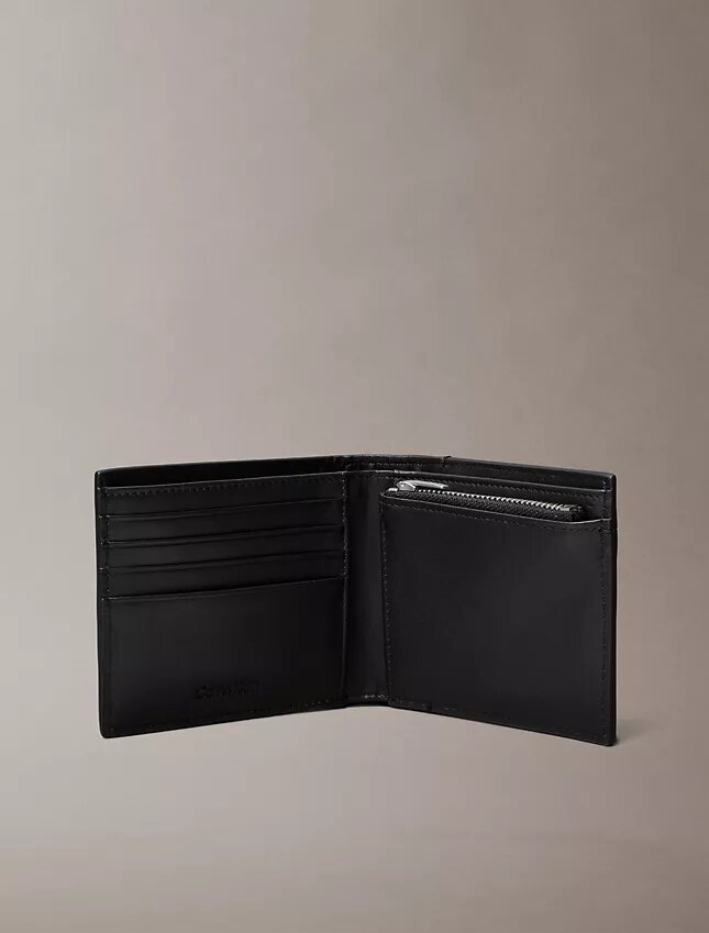 Cartera doble con emblema y tarjetero Cartera doble con emblema y tarjetero