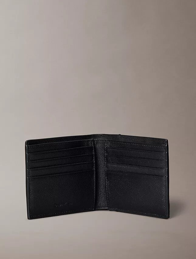 Cartera doble con logotipo en relieve Cartera doble con logotipo en relieve