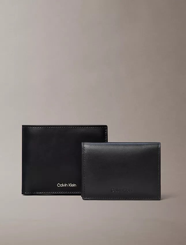 Cartera doble con logotipo en relieve y tarjetero Cartera doble con logotipo en relieve y tarjetero