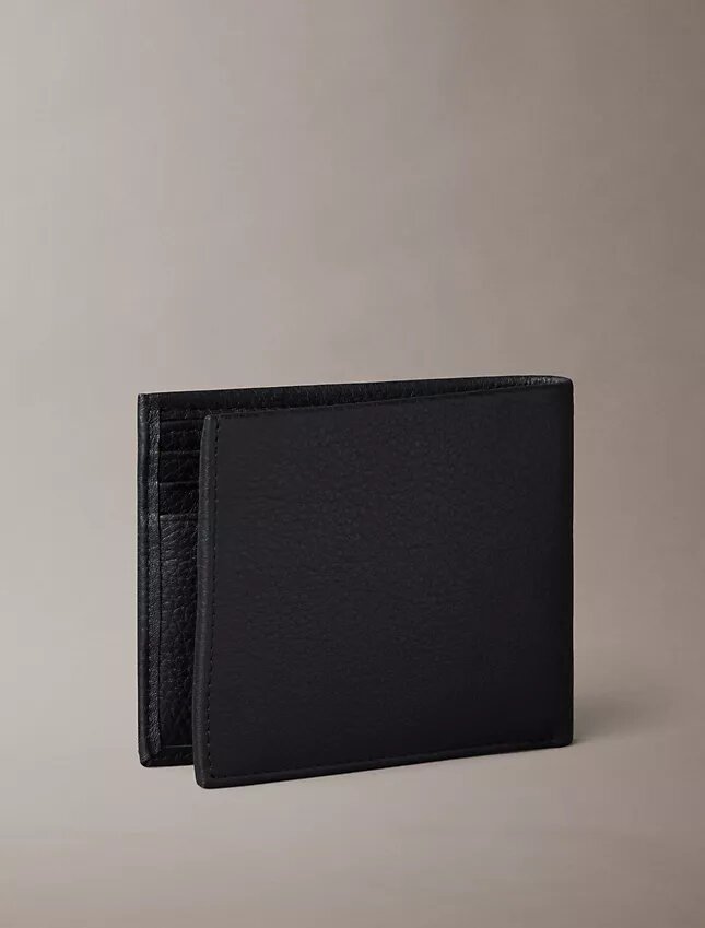 Cartera doble de cuero con textura de guijarros Cartera doble de cuero con textura de guijarros
