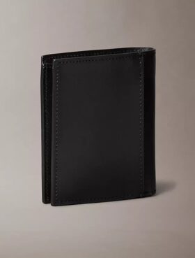 Cartera doble delgada con placa de cuero con el logotipo Cartera doble delgada con placa de cuero con el logotipo