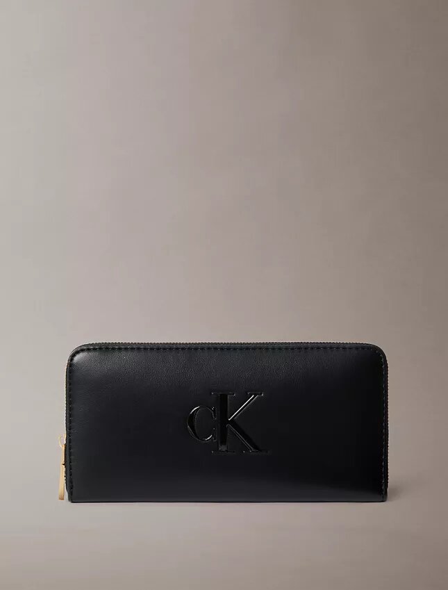 Cartera larga con cremallera y Monogram en negrita Cartera larga con cremallera y Monogram en negrita