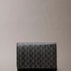 Cartera tríptica con logotipo en todo el diseño