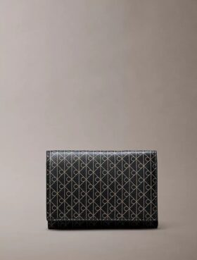 Cartera tríptica con logotipo en todo el diseño Cartera tríptica con logotipo en todo el diseño
