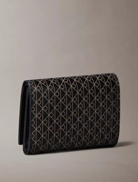 Cartera tríptica con logotipo en todo el diseño Cartera tríptica con logotipo en todo el diseño