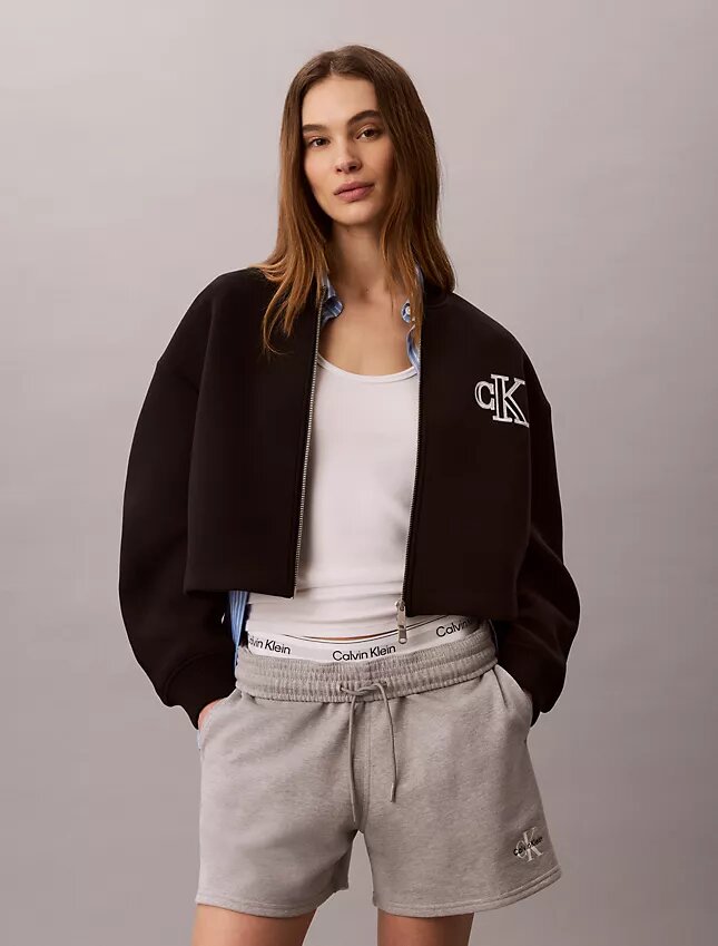 Chaqueta bomber corta y holgada Chaqueta bomber corta y holgada