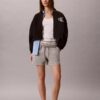 Chaqueta bomber corta y holgada Chaqueta bomber corta y holgada