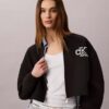 Chaqueta bomber corta y holgada Chaqueta bomber corta y holgada