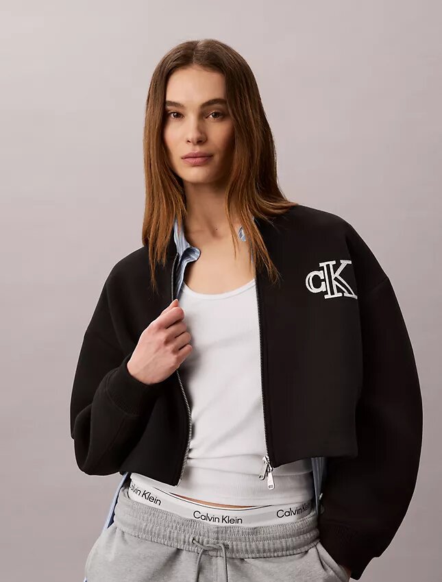 Chaqueta bomber corta y holgada Chaqueta bomber corta y holgada