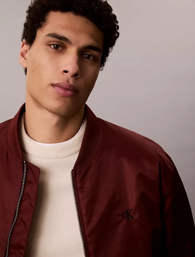 Chaqueta bomber de nailon Chaqueta bomber de nailon