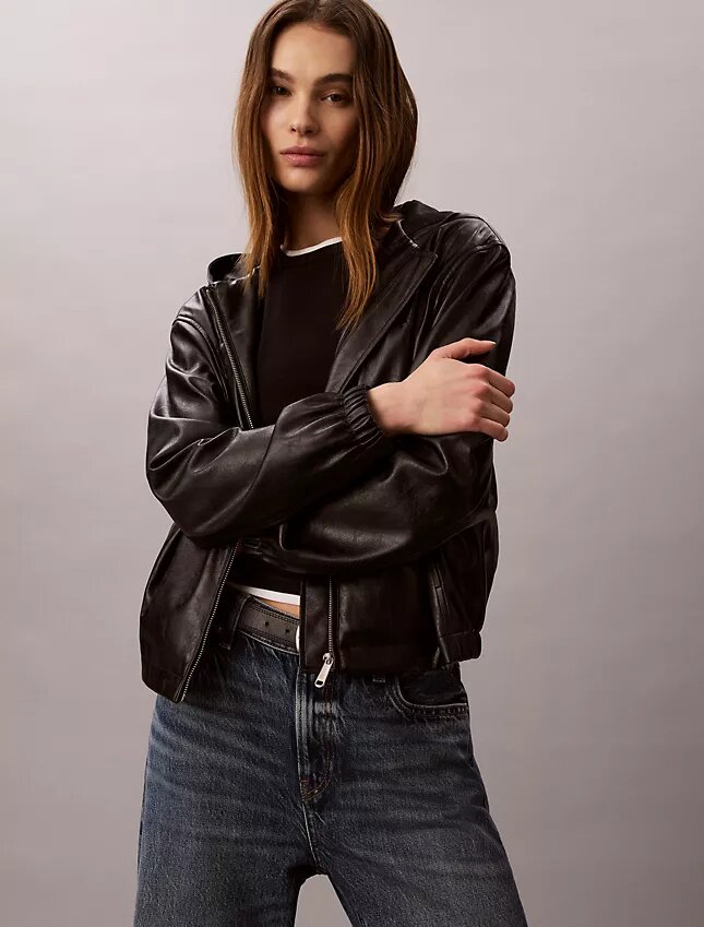Chaqueta con capucha de piel sintética Chaqueta con capucha de piel sintética