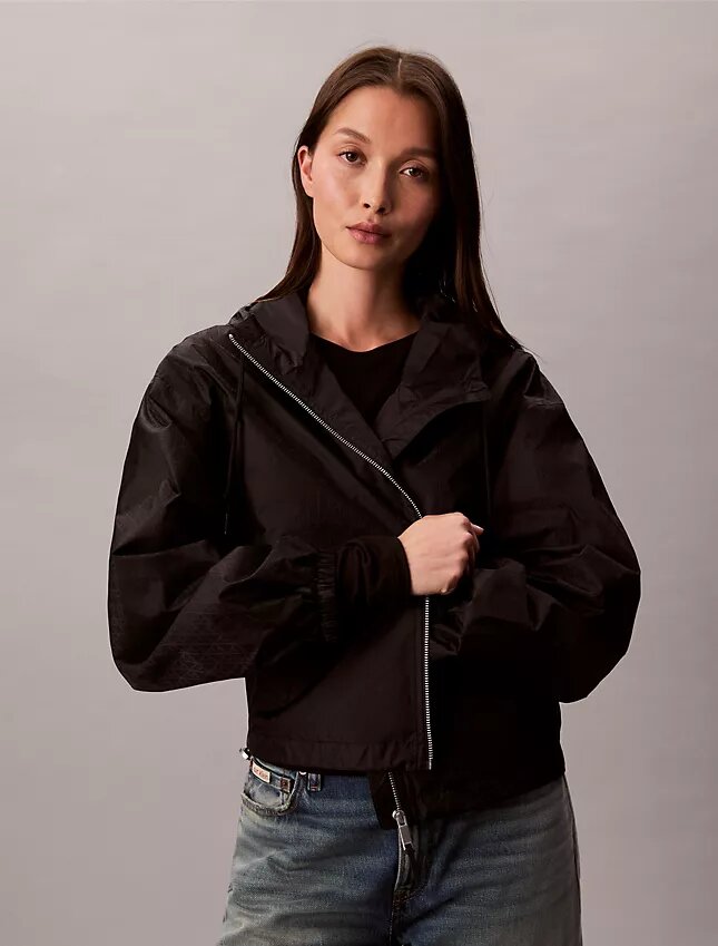 Chaqueta cortavientos con logotipo en jacquard Chaqueta cortavientos con logotipo en jacquard