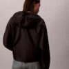 Chaqueta cortavientos con logotipo en jacquard Chaqueta cortavientos con logotipo en jacquard