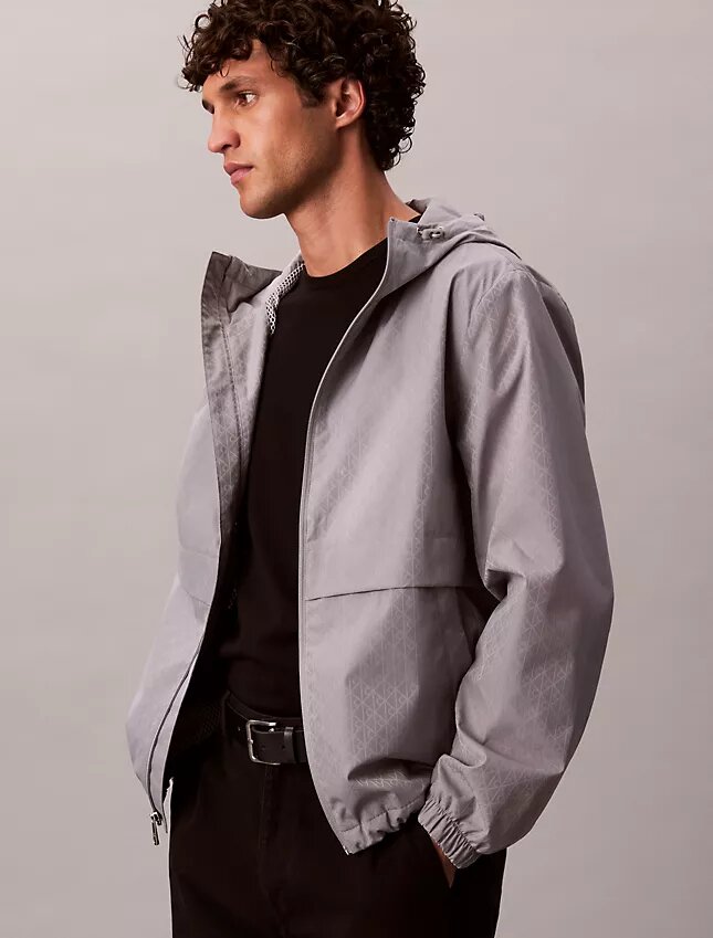 Chaqueta cortavientos con logotipo estampado Chaqueta cortavientos con logotipo estampado