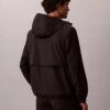 Chaqueta cortavientos con logotipo estampado Chaqueta cortavientos con logotipo estampado