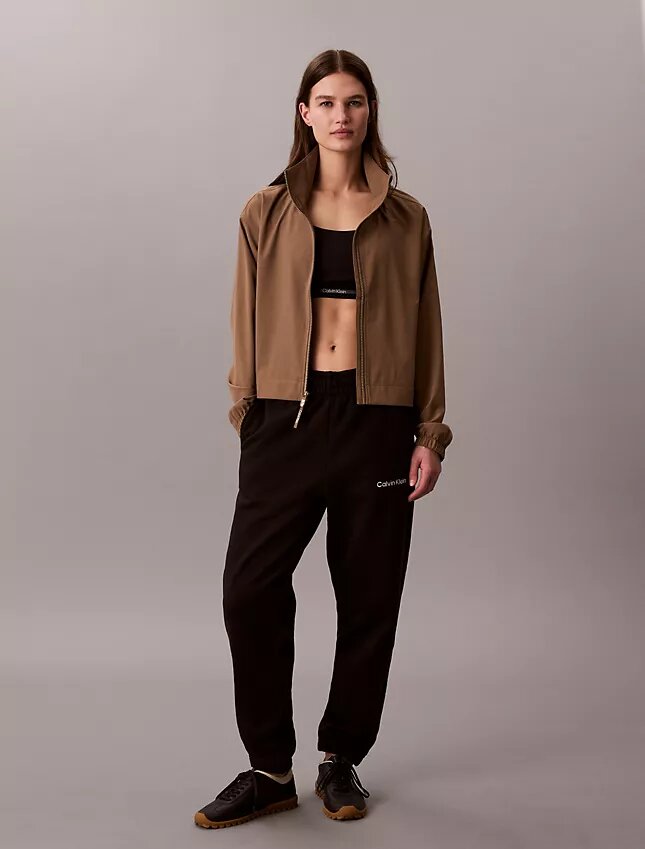 Chaqueta cortavientos deportiva moderna Chaqueta cortavientos deportiva moderna