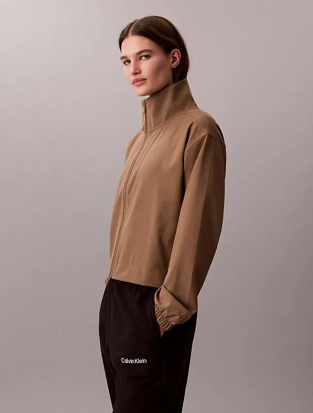 Chaqueta cortavientos deportiva moderna Chaqueta cortavientos deportiva moderna
