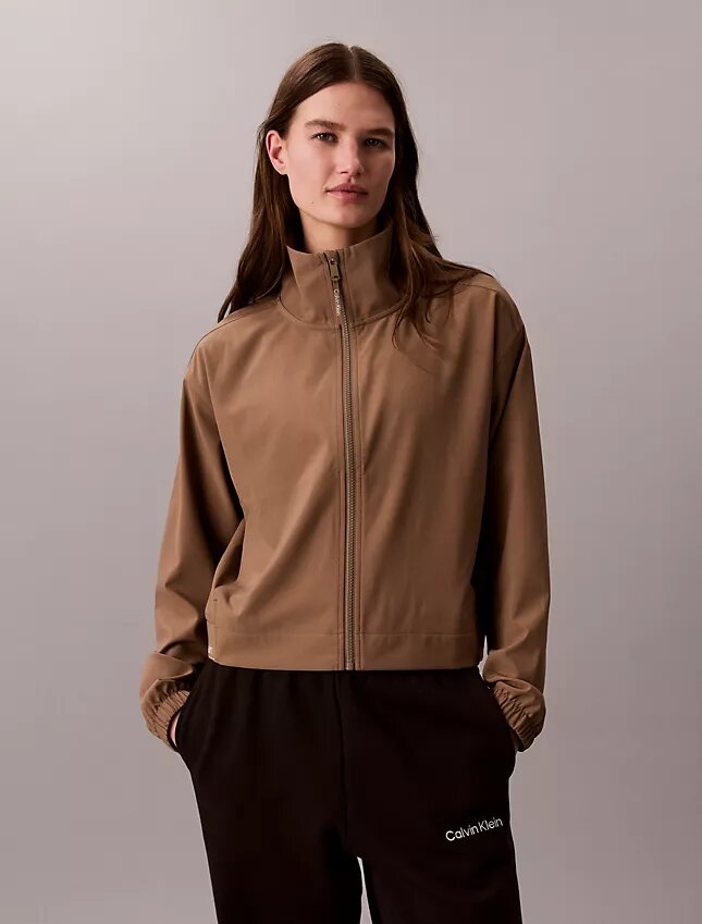Chaqueta cortavientos deportiva moderna Chaqueta cortavientos deportiva moderna