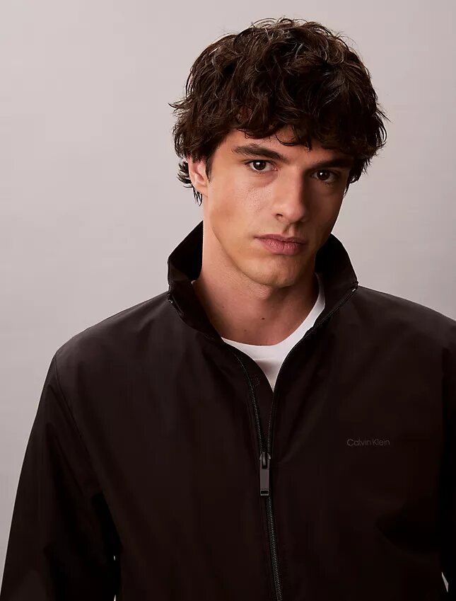Chaqueta cortavientos mate Chaqueta cortavientos mate