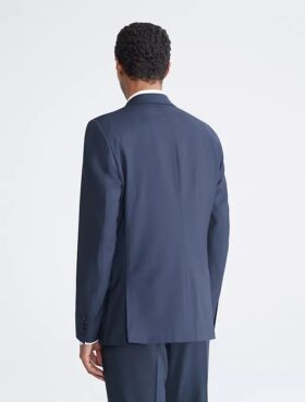 Chaqueta de traje azul marino de corte ajustado Chaqueta de traje azul marino de corte ajustado