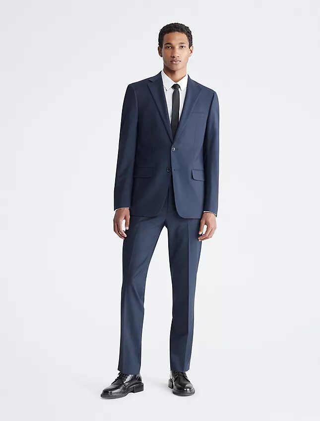 Chaqueta de traje azul marino de corte ajustado Chaqueta de traje azul marino de corte ajustado