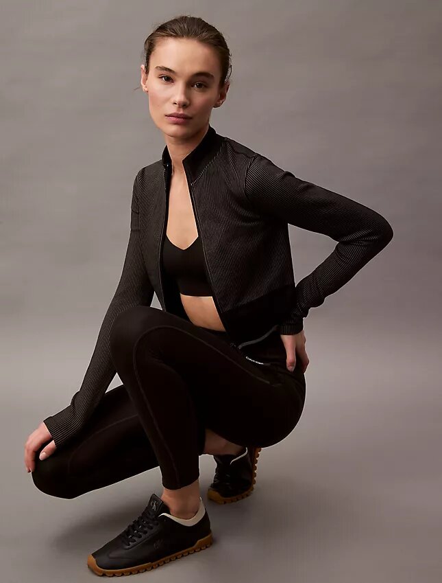 Chaqueta deportiva corta de canalé Chaqueta deportiva corta de canalé