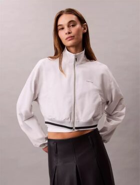 Chaqueta deportiva corta de tejido holgado Chaqueta deportiva corta de tejido holgado