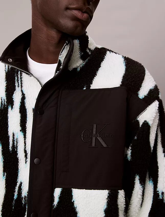Chaqueta holgada con cuello alto y estampado Sherpa Chaqueta holgada con cuello alto y estampado Sherpa
