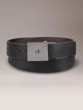 Cinturón reversible con placa con el logotipo cuadrado Cinturón reversible con placa con el logotipo cuadrado