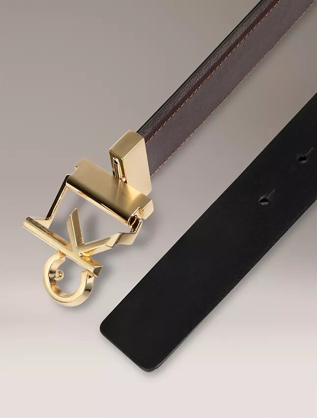 Cinturón reversible con placa con el logotipo Monogram Cinturón reversible con placa con el logotipo Monogram