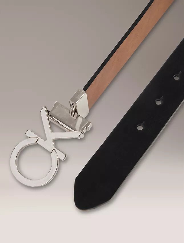 Cinturón reversible con placa con el logotipo Monogram Cinturón reversible con placa con el logotipo Monogram