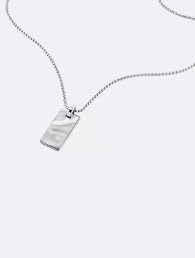 Collar con colgante de forma rectangular orgánica Collar con colgante de forma rectangular orgánica