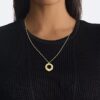 Collar con colgante redondo escultural Collar con colgante redondo escultural