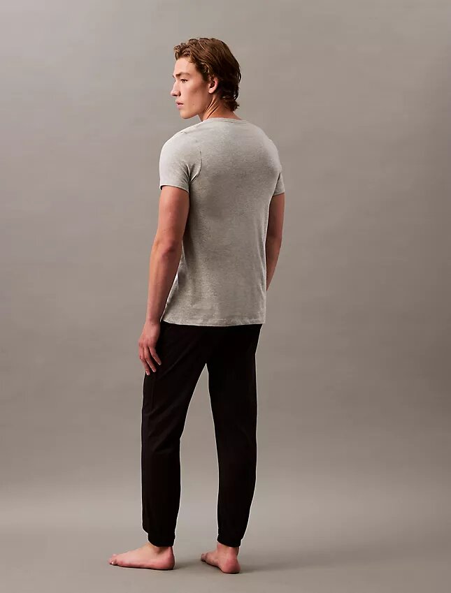 Cotton Classics, paquete de 3 camisetas de cuello en V de corte clásico Cotton Classics, paquete de 3 camisetas de cuello en V de corte clásico