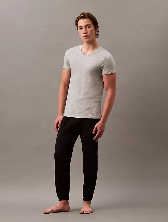 Cotton Classics, paquete de 3 camisetas de cuello en V de corte clásico Cotton Classics, paquete de 3 camisetas de cuello en V de corte clásico