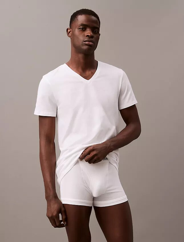 Cotton Classics, paquete de 3 camisetas de cuello en V de corte clásico Cotton Classics, paquete de 3 camisetas de cuello en V de corte clásico