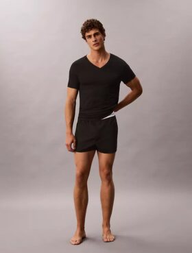 Cotton Classics, paquete de 5 camisetas de cuello en V de corte clásico Cotton Classics, paquete de 5 camisetas de cuello en V de corte clásico