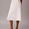 Falda midi con bordado Falda midi con bordado
